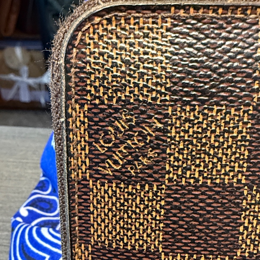 Louis Vuitton Damier Ebene Long Wallet with Leopard Heart Keychain - Picture 2 of 13